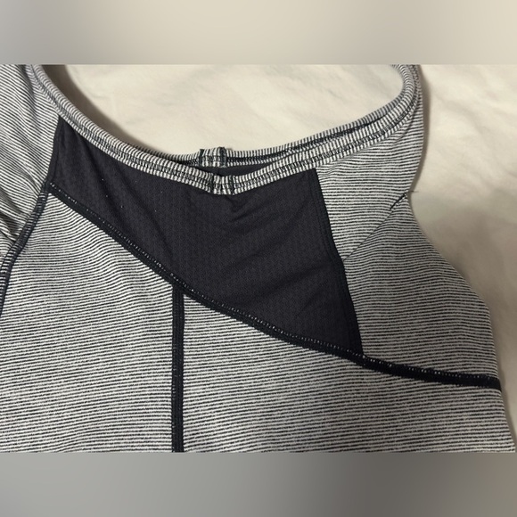 Lululemon: Women’s Tank Top- Size 8 - Picture 6 of 10